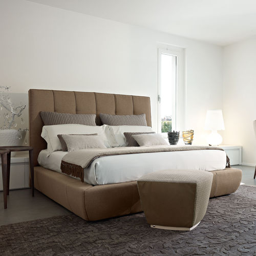 Letto matrimoniale - ROBERT  - Volpi - contemporaneo / imbottito / in tessuto