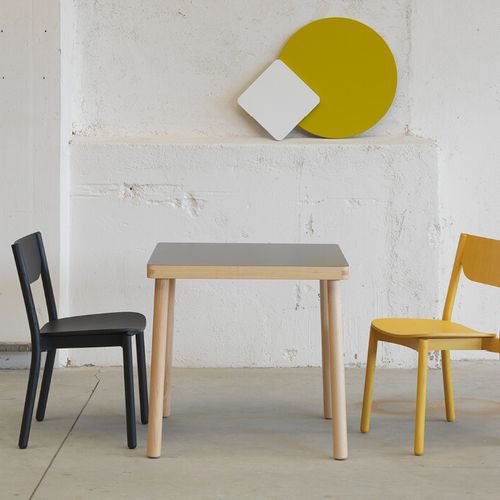 Tavolo contemporaneo - Nico - Zilio A&C - in frassino / in legno compensato / con supporto in legno