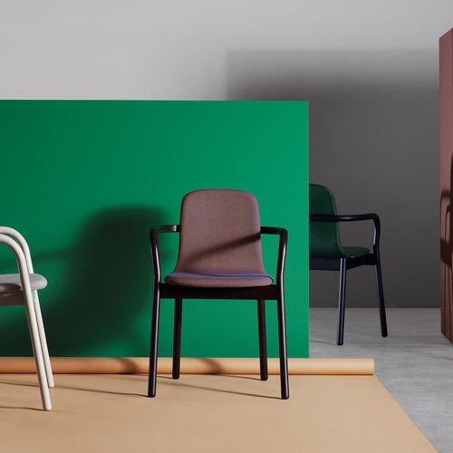 Sedia da pranzo contemporanea - Hug - Zilio A&C - da interno / in tessuto / con supporto in frassino