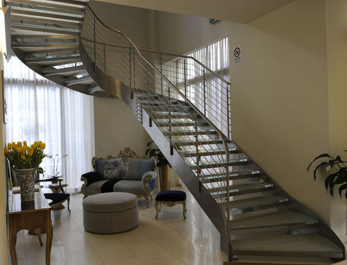 Scala curva - NAUTILUS GLASS SILVER INOX - ITALIAN FASHION STAIRS - a U / con gradini in vetro / con struttura in acciaio inossidabile