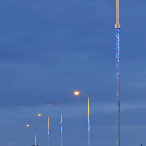 Lampione urbano - RESYA - Valmont France - design originale / in acciaio / LED