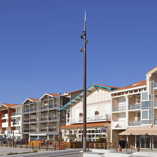 Lampione urbano - KARTIO - Valmont France - contemporaneo / in acciaio / in legno