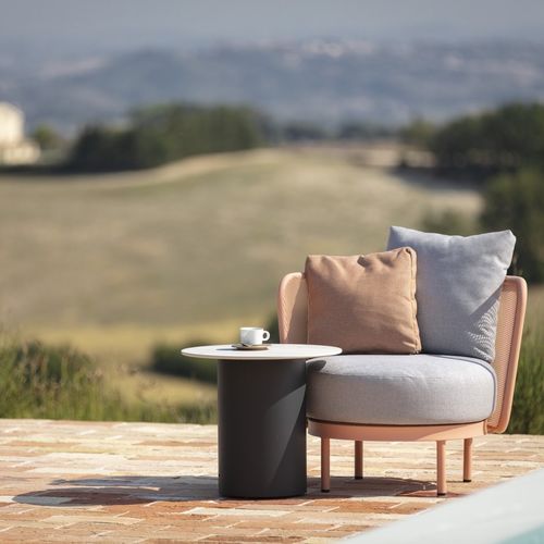Tavolo d'appoggio contemporaneo - BRANTA - Todus - in ceramica / con supporto in acciaio inossidabile / rotondo