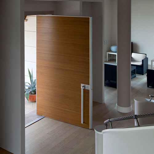 Porta per esterni - SYNUA - Oikos Venezia - in teak / in acciaio / a bilico