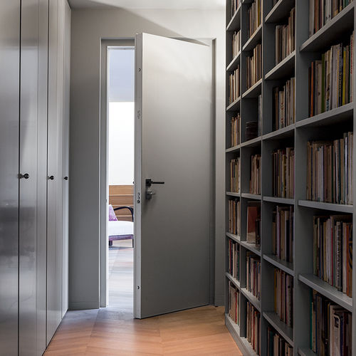 Porta da interno - PROJECT - Oikos Venezia - in legno / battente / contemporanea