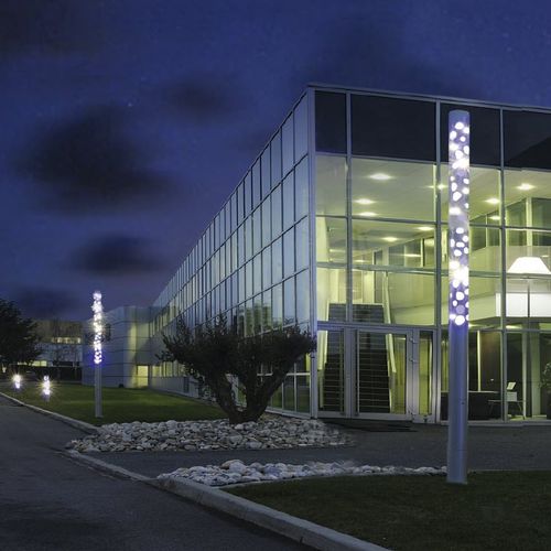 Colonna luminosa contemporanea - BORA - Schréder–Comatelec - in metacrilato / in alluminio estruso / LED