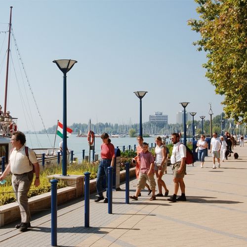 Lampione urbano - ALURA - Schréder–Comatelec - contemporaneo / in ghisa di alluminio / in policarbonato