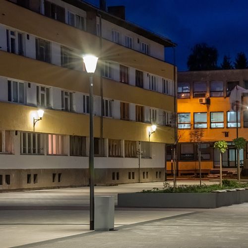 Lampione urbano - HAPILED - Schréder–Comatelec - contemporaneo / in policarbonato / in ghisa di alluminio