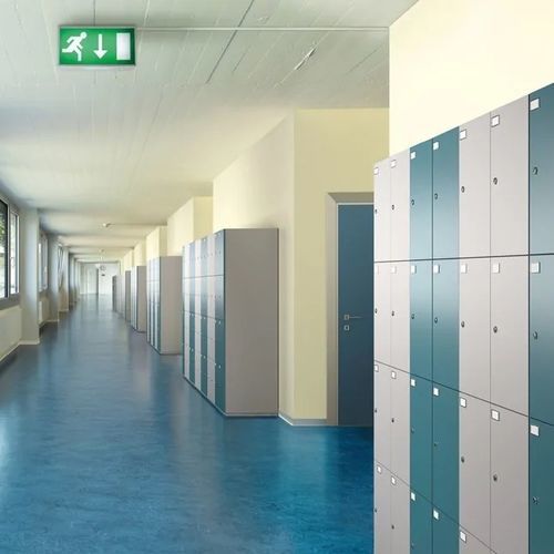 Armadietto spogliatoio in melaminico - MASTER - Fit Interiors - a chiave / contract / per scuola