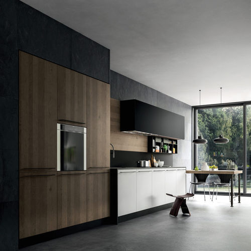 Cucina contemporanea - YOTA : COMPOSIZION 04 - ARMONY CUCINE - in legno laccato / con impugnature