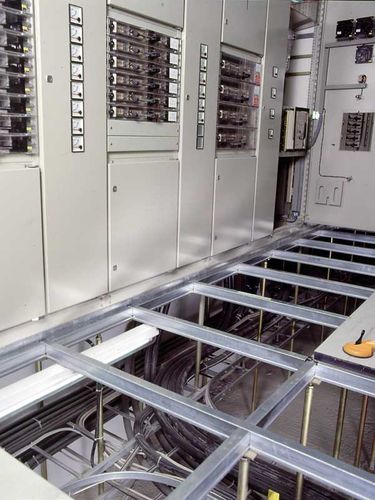 Struttura per pavimento sopraelevato in metallo - TYP 2 - MERO-TSK - da interno