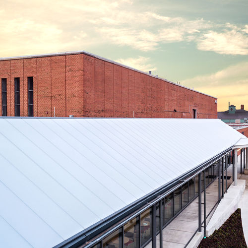Pensilina da ingresso - SKYSHADE 8000® - EXTECH Exterior Technologies, Inc - per edificio ad uso pubblico / in metallo / in policarbonato