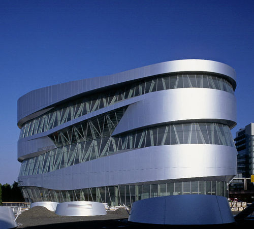 Facciata continua a montanti e traversi - MERCEDES-BENZ MUSEUM - Josef Gartner - in metallo e in vetro