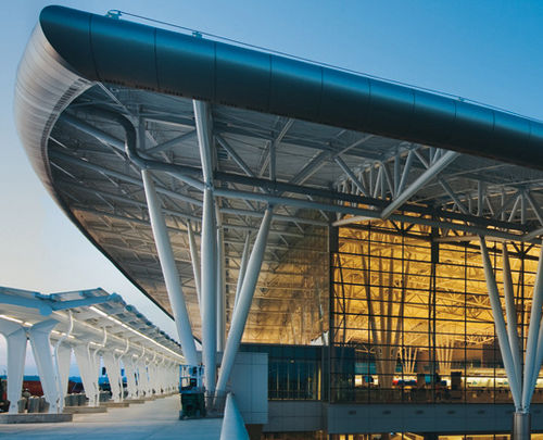 Facciata continua in pannelli - INDIANAPOLIS INTERNATIONAL AIRPORT - Josef Gartner - in metallo e in vetro