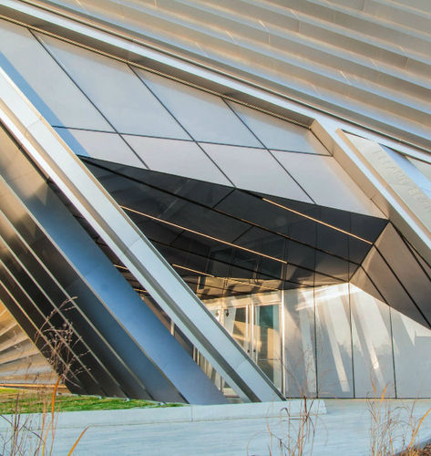 Facciata continua in pannelli - ELI AND EDYTHE BROAD ART MUSEUM - Josef Gartner - in vetro / in acciaio inossidabile