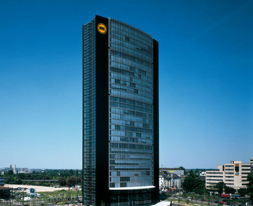 Facciata ventilata in vetro - ARAG TOWER - Josef Gartner