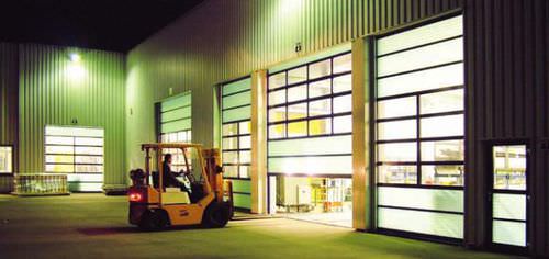Porta industriale sezionale - SPACELITE HTU - Angel Mir – Portes Bisbal - in fibra di vetro / per l'industria agroalimentare / semivetrata