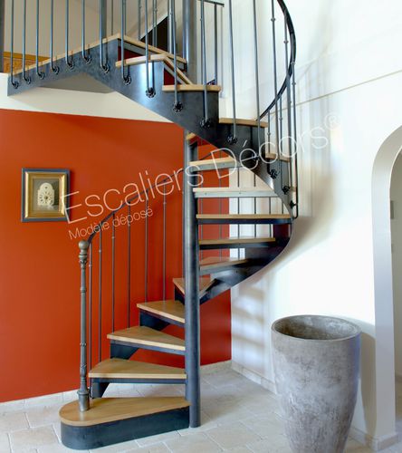 Scala a chiocciola - BISTROT DH45  - ESCALIERS DECORS - con gradini in legno / con struttura in acciaio laccato / per uso residenziale