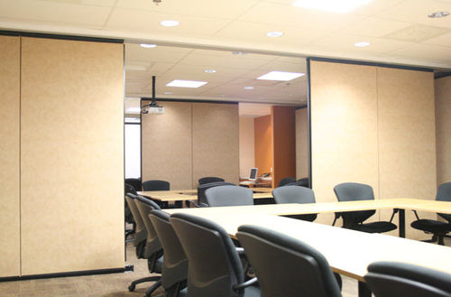 Parete scorrevole impilabile - 700 - Moderco Inc - in laminato / professionale