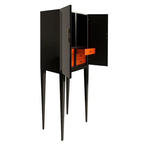 Credenza con piedi alti - MALDIKA - Viveti - contemporanea / in legno laccato / per uso contract