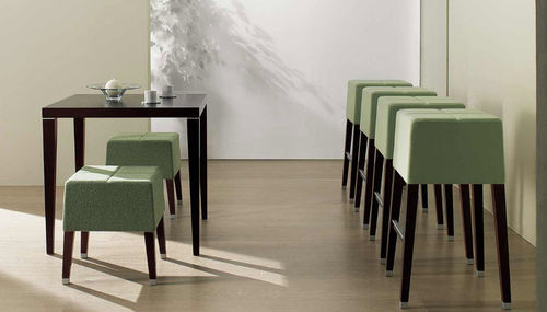 Sgabello da bar contemporaneo - MARTINI - Fornasarig - con supporto in legno / imbottito / contract