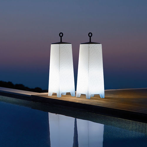 Lampada da terra - MORA - VONDOM - in polietilene / contemporanea / con cavo