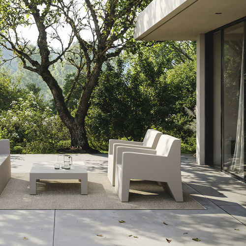 Poltrona contemporanea - JUT  - VONDOM - in polietilene / in polietilene / 100% riciclabile