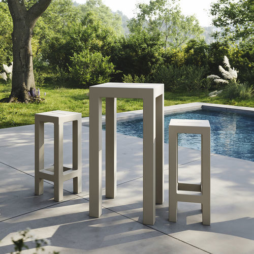 Tavolo alto contemporaneo - JUT - VONDOM - in polietilene / con base in polietilene / quadrato