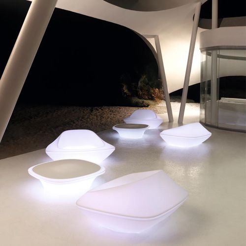 Poltrona design originale - UFO  - VONDOM - in polietilene / in polietilene / luminosa