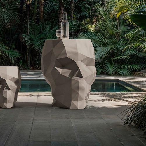 Sgabello design originale - Skull - VONDOM - in polietilene / con base in polietilene / luminoso a LED