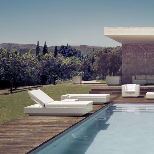 Lettino prendisole contemporaneo - VELA - VONDOM - in tessuto / in polietilene / luminoso