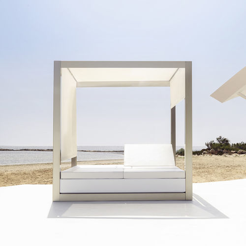 Letto da giardino a baldacchino - VELA - VONDOM - matrimoniale / contemporaneo / con testiera reclinabile