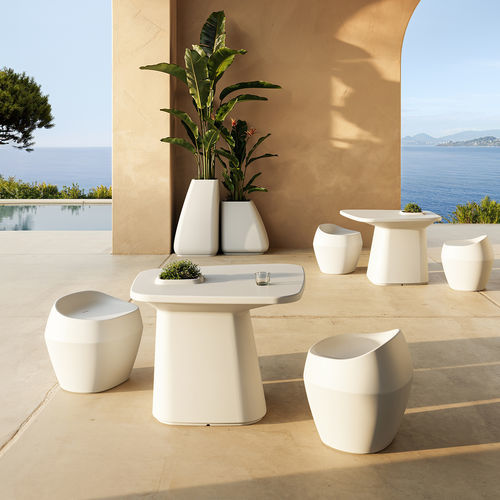 Sgabello contemporaneo - NOMA - VONDOM - in polietilene / con base in polietilene / con base centrale