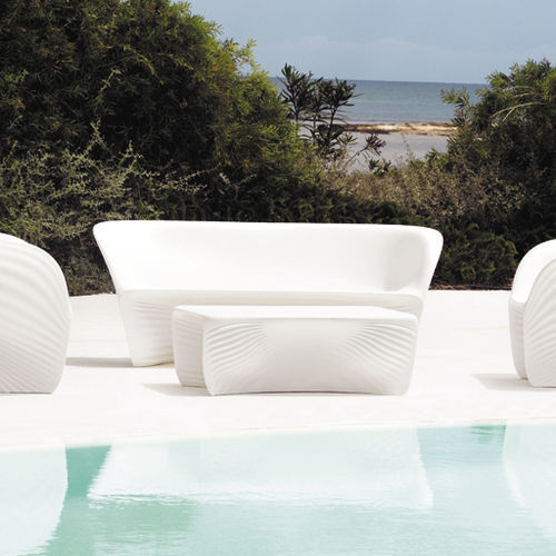 Divano design organico - BIOPHILIA  - VONDOM - da giardino / in polietilene / con braccioli