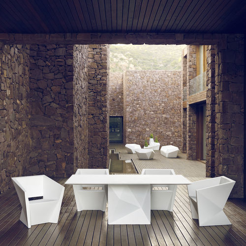 Tavolo contemporaneo - FAZ - VONDOM - in polietilene / con base in polietilene / rettangolare