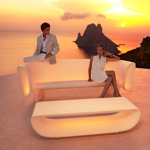 Tavolino basso design originale - BUM BUM   - VONDOM - in polietilene / con base in polietilene / rettangolare