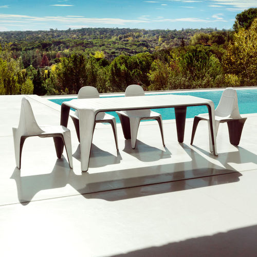 Tavolo da pranzo contemporaneo - F3 - VONDOM - in polietilene / con base in polietilene / rettangolare