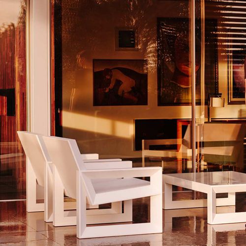 Poltrona contemporanea - FRAME - VONDOM - in polietilene / impilabile / 100% riciclabile