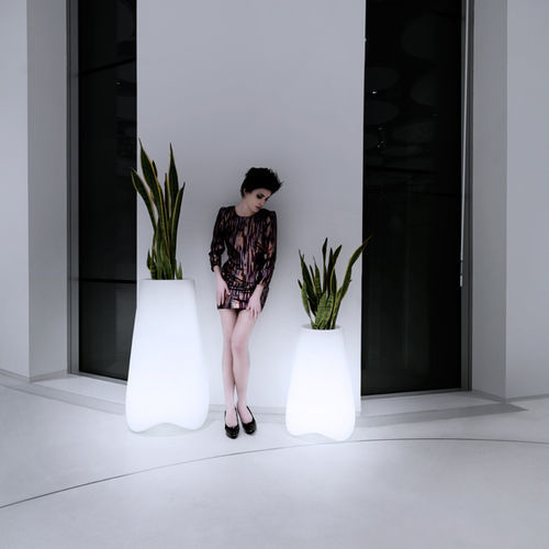 Vaso da giardino in polietilene - PAL - VONDOM - rotondo / luminoso / per uso residenziale
