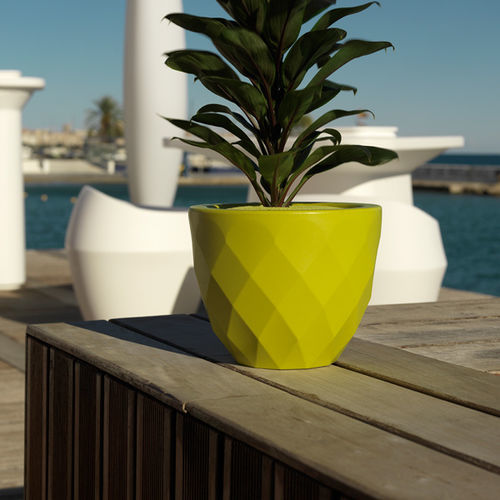 Vaso da giardino in polietilene - VASES - VONDOM - rotondo / luminoso / per uso residenziale