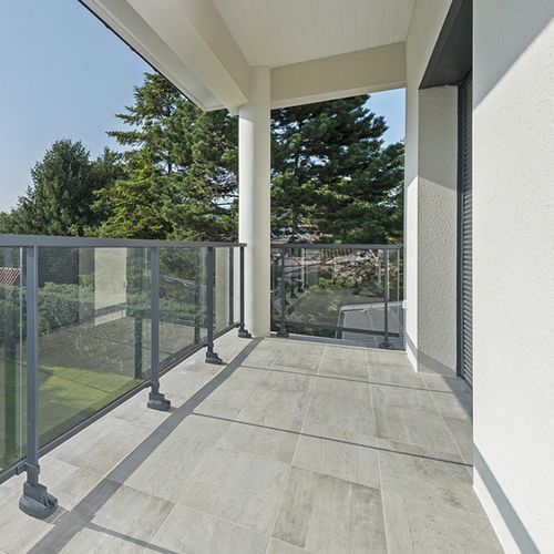 Ringhiera in alluminio - SATELLITE® - INSTALLUX - pannelli in vetro / a sbarre / in lamiera forata