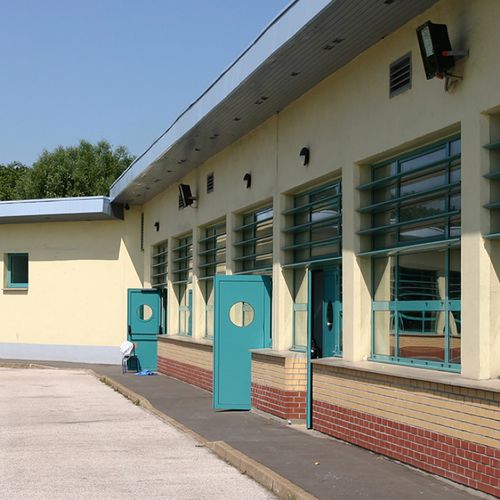 Frangisole in alluminio - UNIVERS® - INSTALLUX - per facciata / per finestra / orizzontale