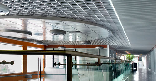 Controsoffitto in legno - MAGNA T-CELL™ - CHICAGO METALLIC CORPORATION - in pannelli / con griglia