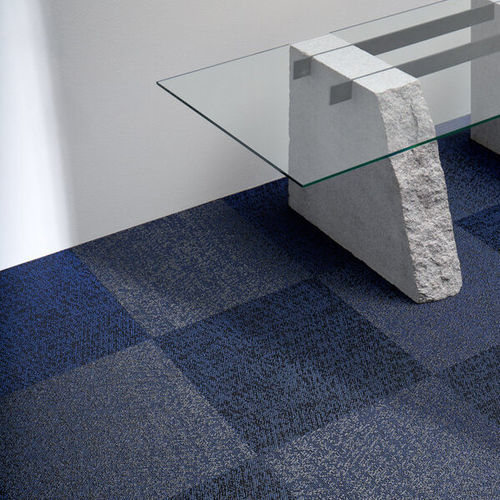 Moquette a quadrotte - BLACKISH MARINE - BOLON - tessuta / in vinile / contract