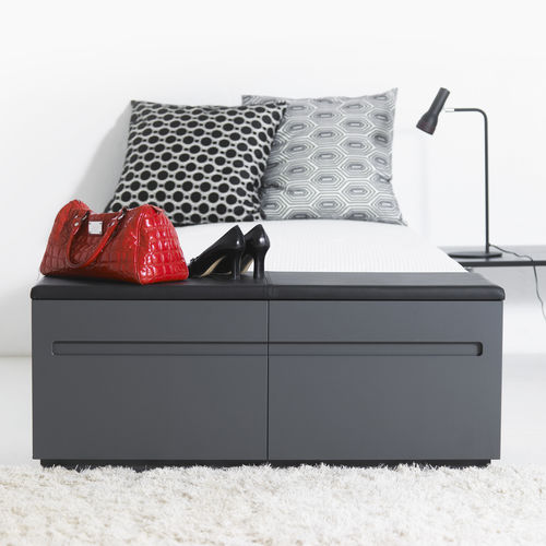 Credenza contemporanea - STOW - KARL ANDERSSON - in legno / in legno laccato / con rotelle
