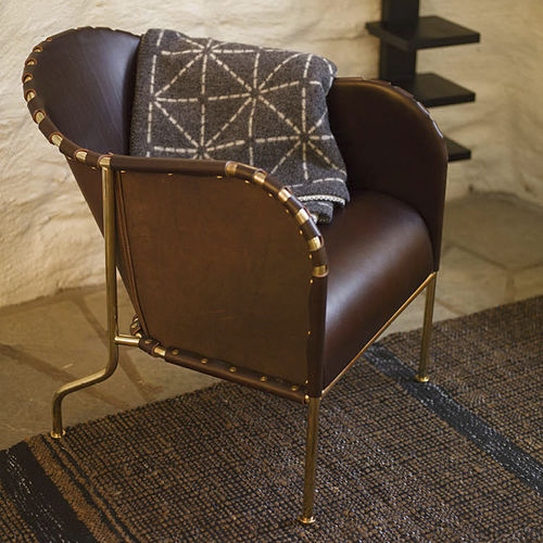 Poltrona contemporanea - BRUNO - KÄLLEMO - in pelle / in ottone / in cromo