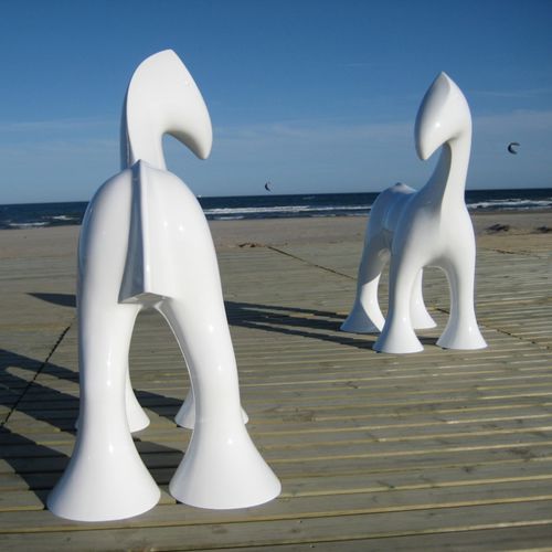 Scultura in fibra di vetro - TROT - ESTEVA BARCELONA - in poliestere / da esterno / a pavimento