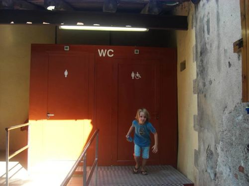 Toilette pubblica a secco - UNIVERSAL - ESTEVA BARCELONA - chimica / semplice / doppia