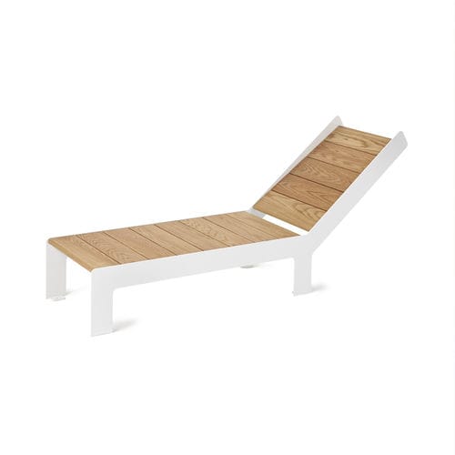 Lettino prendisole contemporaneo - LowBed - NOLA INDUSTRIER - in rovere / in acciaio con rivestimento a polvere / in zinco