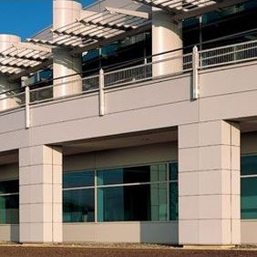 Frangisole in agglomerato - AIRFOIL™ LUX - CS - Construction Specialties - per facciata / orizzontale